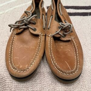Sperry Tan Boat Shoes with Moccasin Construction and Leather Laces